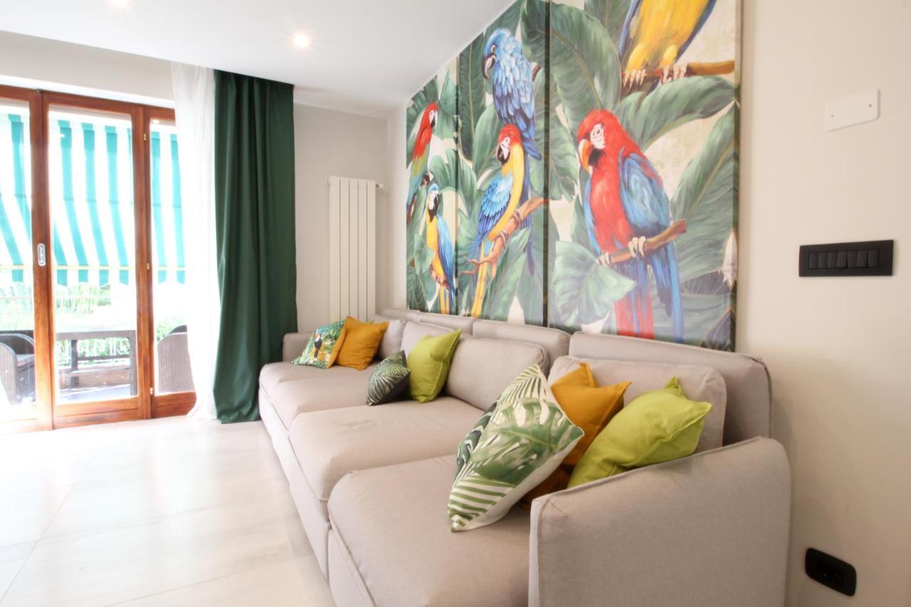 Апартаменты Parrots & Palms Бордигера Экстерьер фото